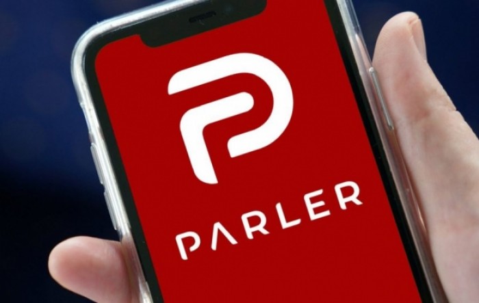 Apple zaprijetio da će ukloniti društvenu mrežu Parler iz svog App Storea