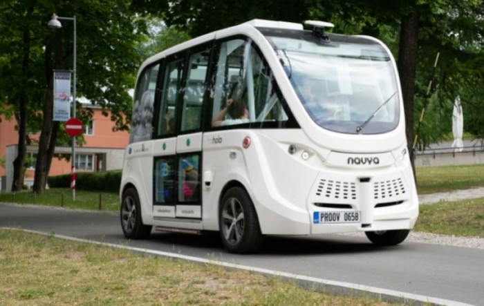 Estonija: Testirana dva tipa autonomnih autobusa