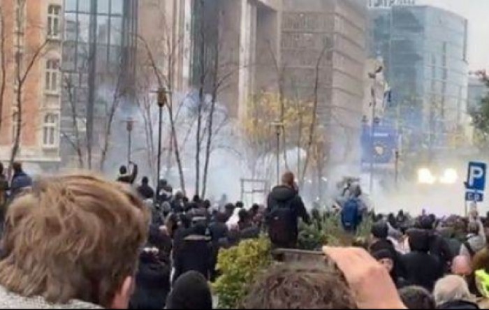Prosvjed protiv covid mjera: Pravi rat na ulicama Bruxellesa