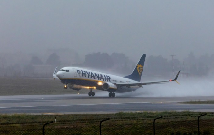 Ryanair pod povećalom zbog naplate rezervacije sjedala pored djece