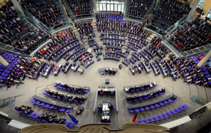 Bundestag podržao uvođenje eura u Hrvatskoj