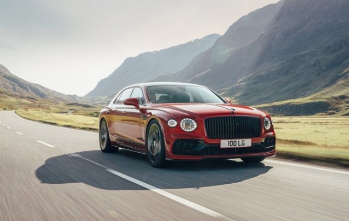 Bentley krenuo s proizvodnjom luksuzne limuzine Flying Spur V8