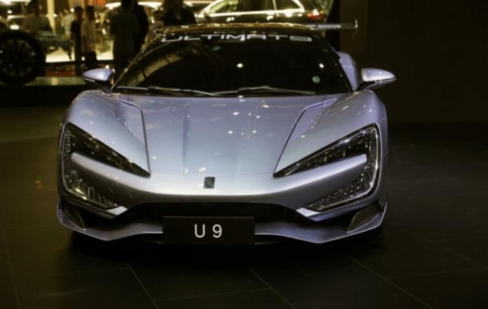 BYD s novim super automobilom napada Ferrari i Lamborghini
