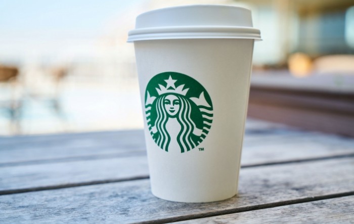 Starbucks s rastom dobiti i prihoda