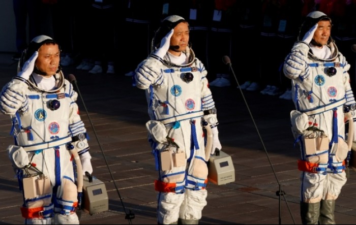 Kineski astronauti nakon svemirske misije vraćeni na Zemlju