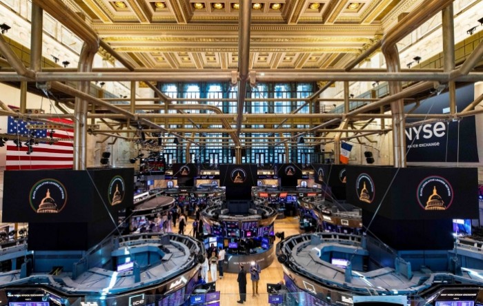 Wall Street: Indeksi porasli, prinosi na obveznice nastavljaju divljati