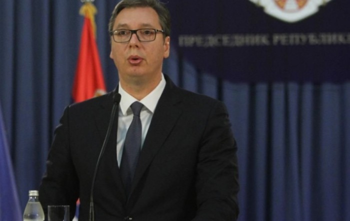 Vučić: Vojna policija zauzima migrantske punktove u Šidu
