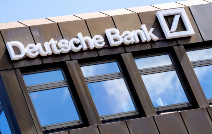 Deutsche Bank malo izložena Credit Suisseu, dionice padaju