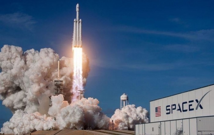 Geomagnetska oluja onesposobila 40 SpaceX-ovih satelita