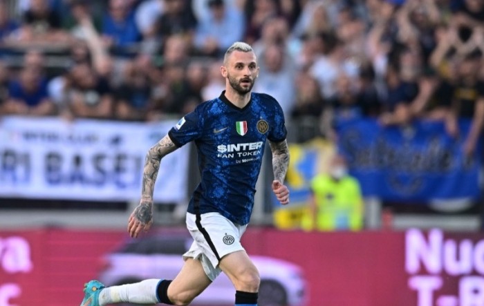 Gol Brozovića i asistencija Perišića odveli Inter na vrh