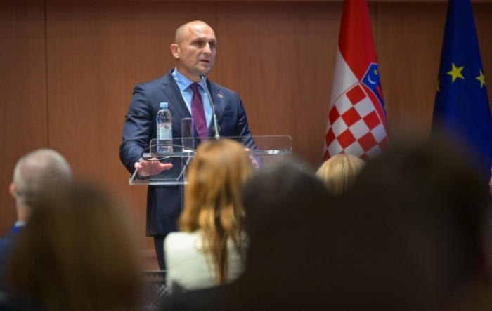 Anušić: Moramo izvijestiti partnere o naoružavanju Srbije