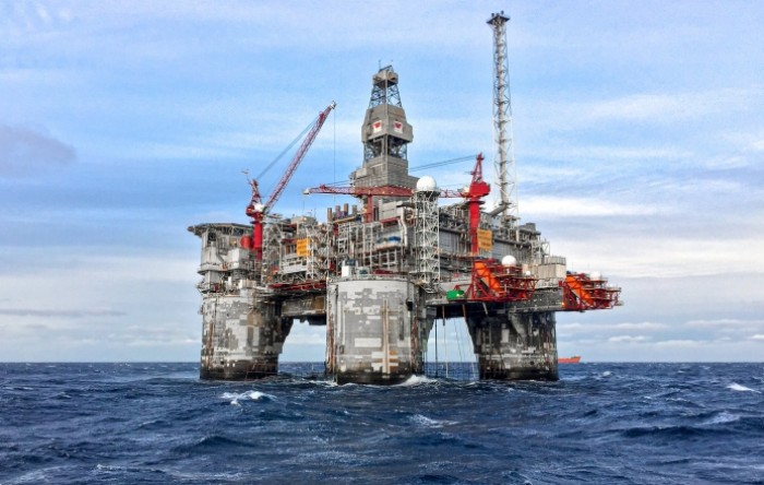 Procjena IEA-e o opskrbi ruskom naftom podigle cijene nafte iznad 101 dolar