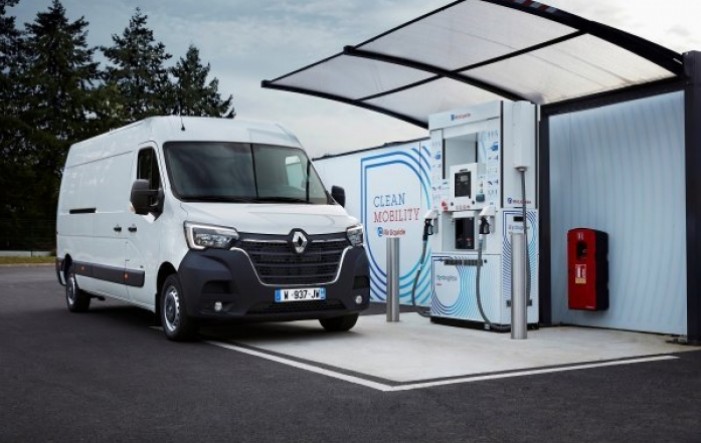 Renault i Plug Power u projektu HYVIA: Prva usluga mobilnosti temeljena na vodiku