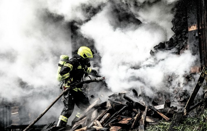 Dim iznad cijelog Zagreba: Zapaljen glomazni otpad