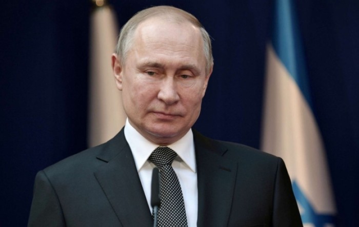 Putin se cijepio ruskim Sputnjikom V