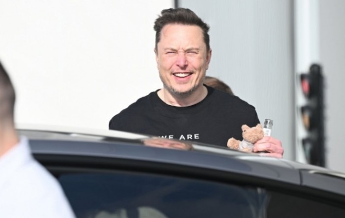 Musk obećao po jednu dionicu SpaceX-a svakom djetetu u SAD-u