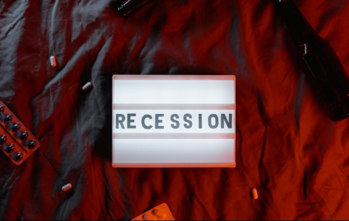 Anketa Bloomberga: Rizik od recesije u eurozoni najviši od studenog 2020.