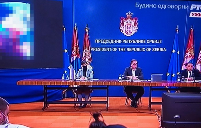 Vučić pred TV kamerama pokazivao fotografije obezglavljenih tijela