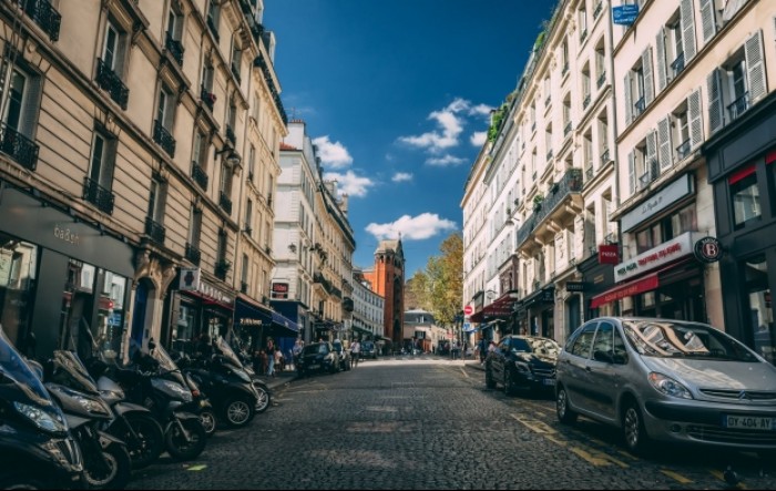 Pariz će od motorista tražiti da plaćaju parking od 2022.