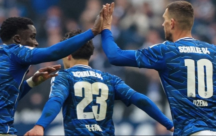 Džeko ispisao povijest u debiju za Schalke