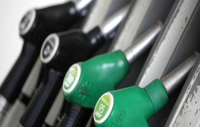 Benzin u Sloveniji najjeftiniji od 2009.