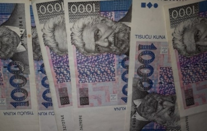 Banke povećale prihod od naknada i provizijama za račune za više od 300 milijuna kuna