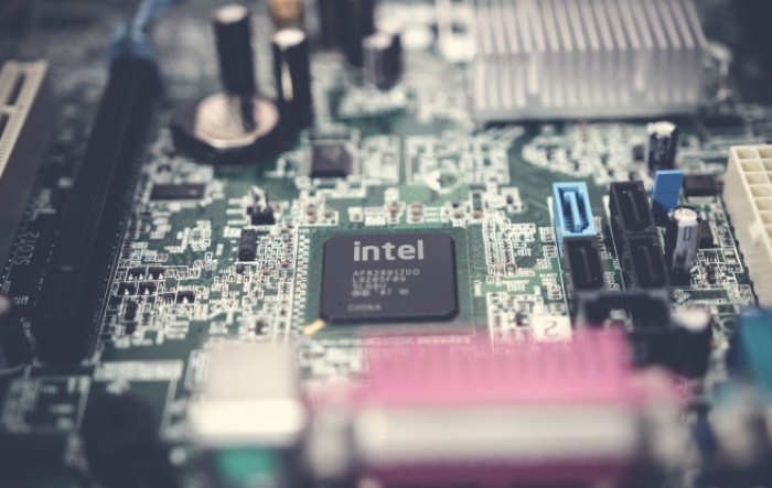 Intel: Rezultati iznevjerli očekivanja, prognoze razočarale