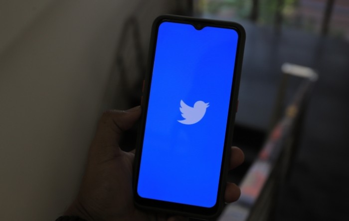 Prihodi Twittera od oglašavanja u SAD-u potonuli 59 posto