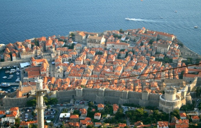 Dubrovnik i preskupi stanovi: Za mlade obitelji slamka spasa zove se POS