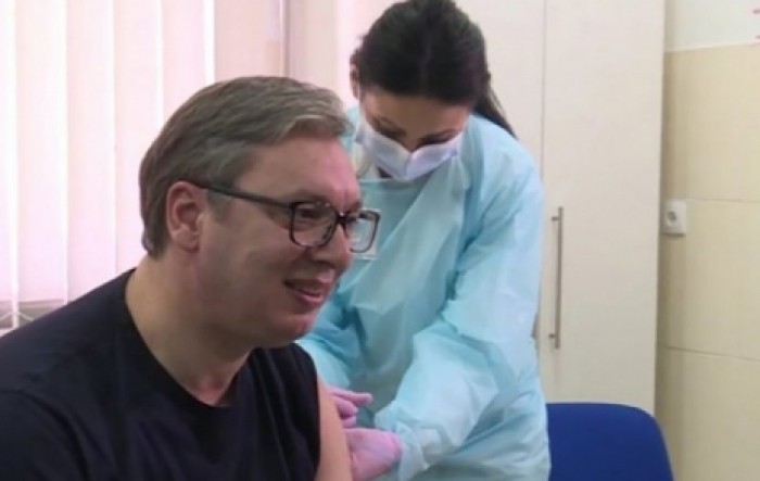 Vučić primio kinesku vakcinu