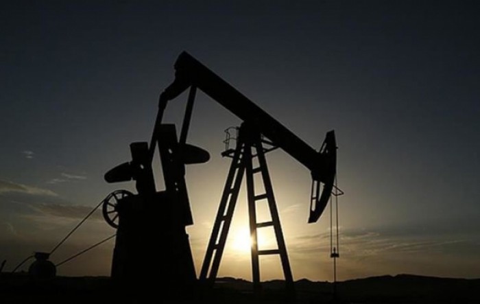 Sukob vodećih proizvođača zadržao cijene nafte blizu 77 dolara