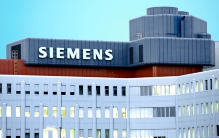 Pandemija prepolovila Siemensovu tromjesečnu dobit