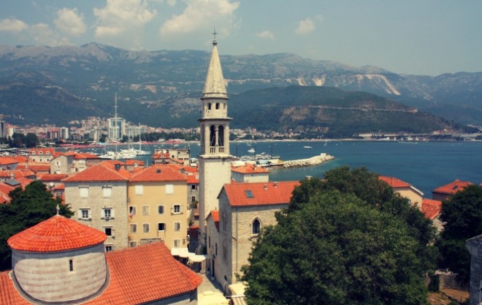 Crna Gora zabranjuje prodaju nekretnina državljanima Rusije