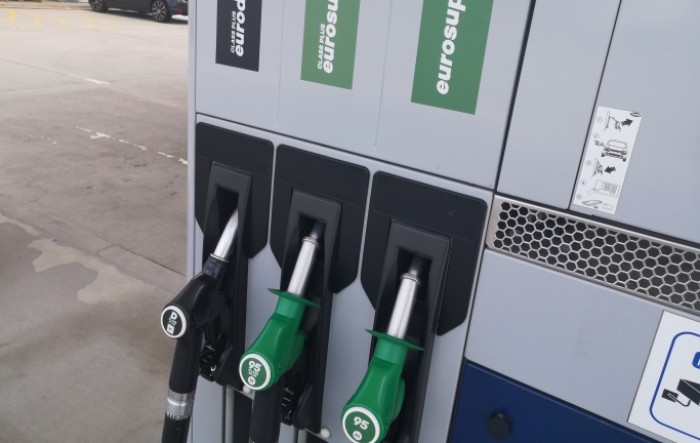 Od danas vrijede nove cijene goriva, benzin jeftiniji 21 lipu