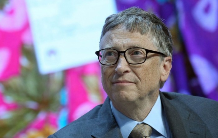 Gates: Za bogate će pandemija završiti do kraja 2021. godine, a za ostale...