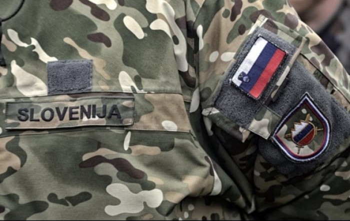 Na granici Slovenije s Italijom u ophodnje uključeni i slovenski vojnici