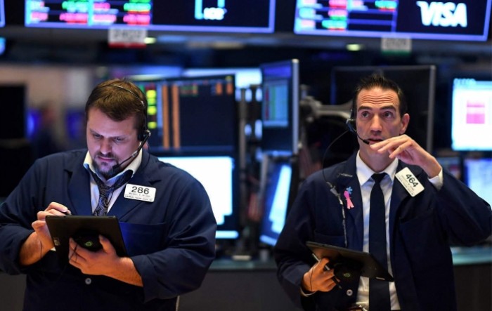 Wall Street: Indeksi porasli, Apple pao šesti uzastopni dan
