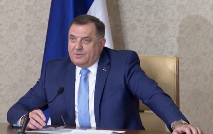 Dodik odbio fotografiranje sa šeficom USAID-a Samanthom Power