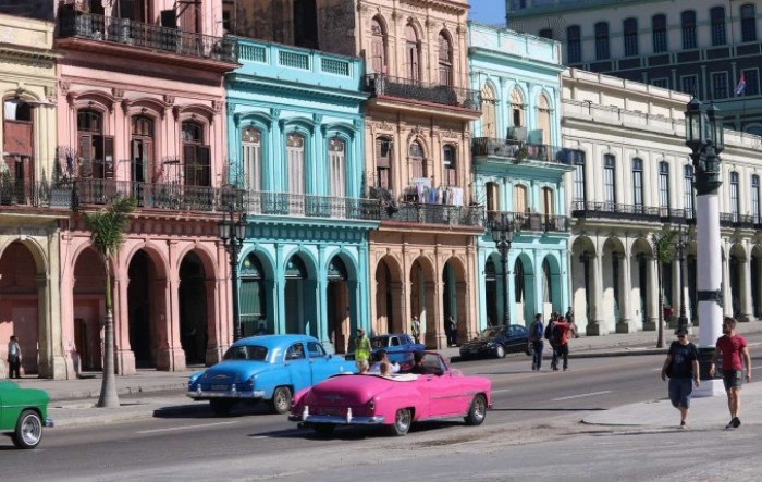 Kuba zauzdala koronu, a razvija i vlastito cjepivo