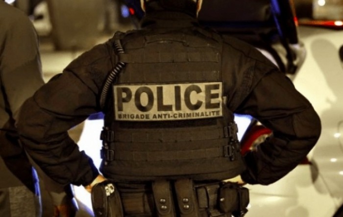 Francuska policija na ispitivanje privela devet osoba nakon ubojstva profesora