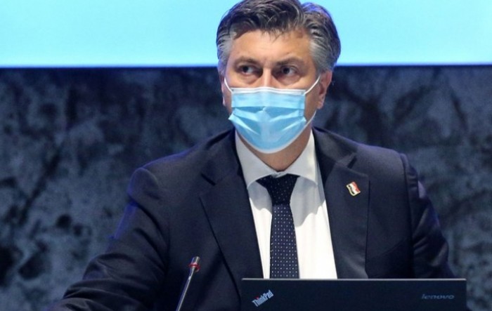 Plenković uvjerava da će vlada pomagati pogođenim sektorima i nakon otvaranja