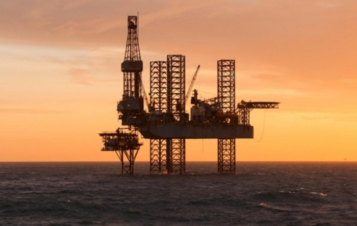 Ohrabrujući podaci iz Europe podigli cijene nafte prema 64 dolara