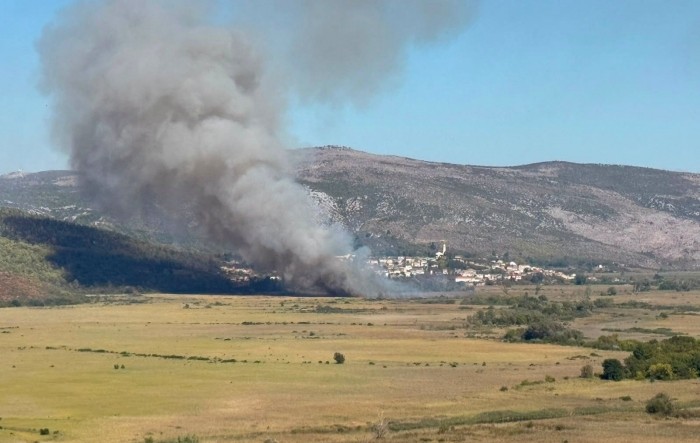 Novi požar kod Metkovića: Kuće obranjene, ali situacija još nije pod kontrolom