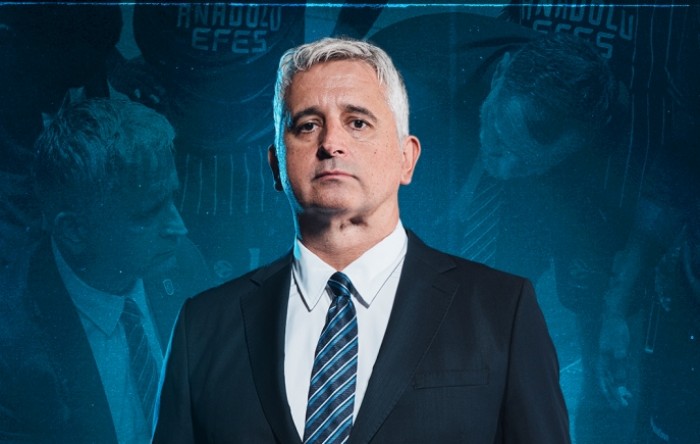 Kokoškov više nije trener Anadolu Efesa