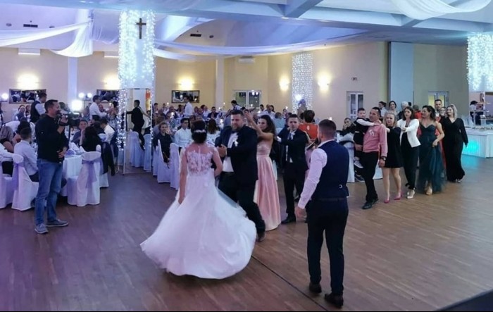 Bjelovar: 33 osobe zaražene na svadbi, u županiji uvode strože mjere