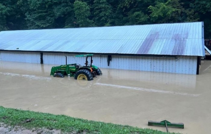 SAD: Osam mrtvih nakon razornih poplava u Kentuckyju