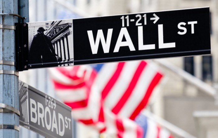 Wall Street oštro pao zbog širenja koronavirusa