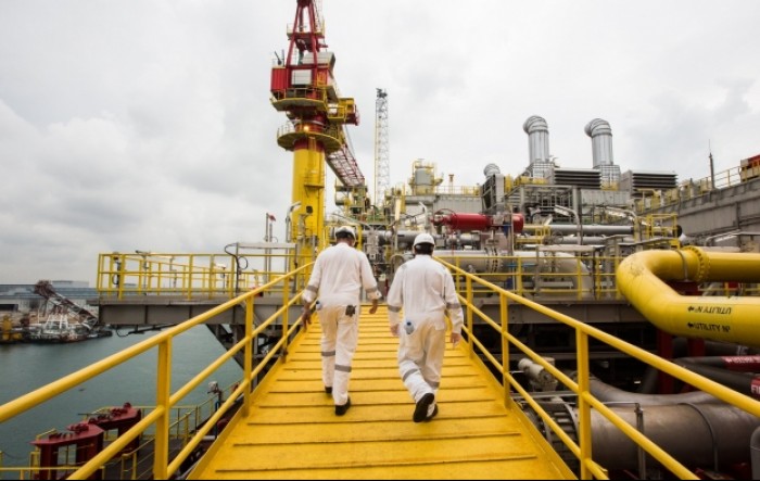Rusija spremna smanjiti proizvodnju nafte za 1,6 milijuna barela dnevno