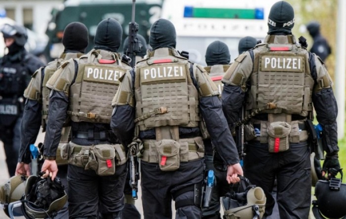 Njemačka javnost šokirana brutalnim policijskim postupanjem