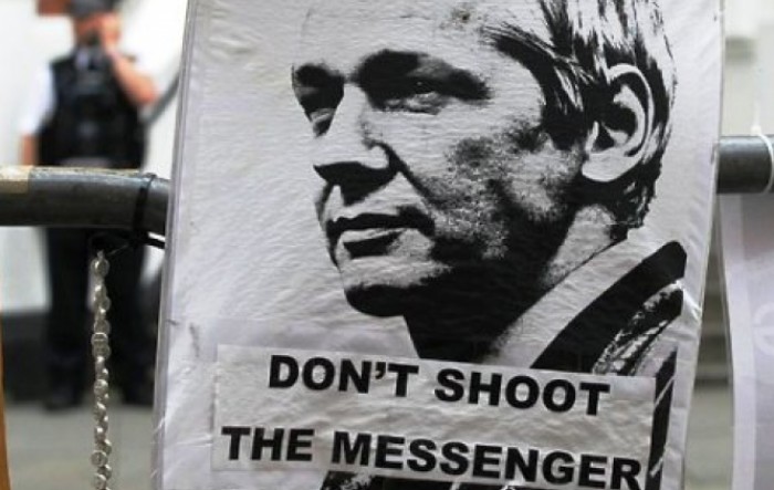 Liječnici: Prestanite mučiti Assangea